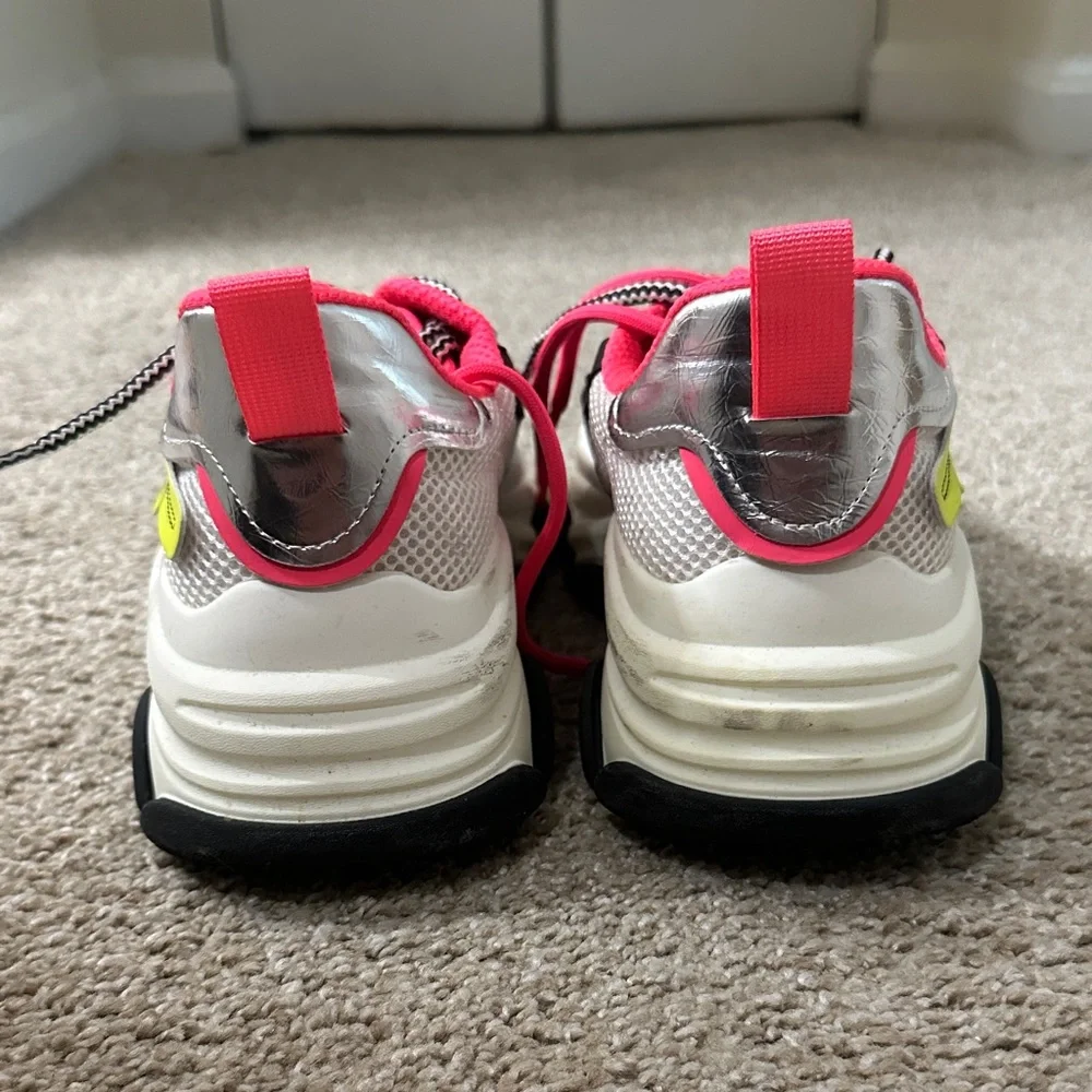 Steve Madden Possession Sneakers (no box) - Picture 2 of 6